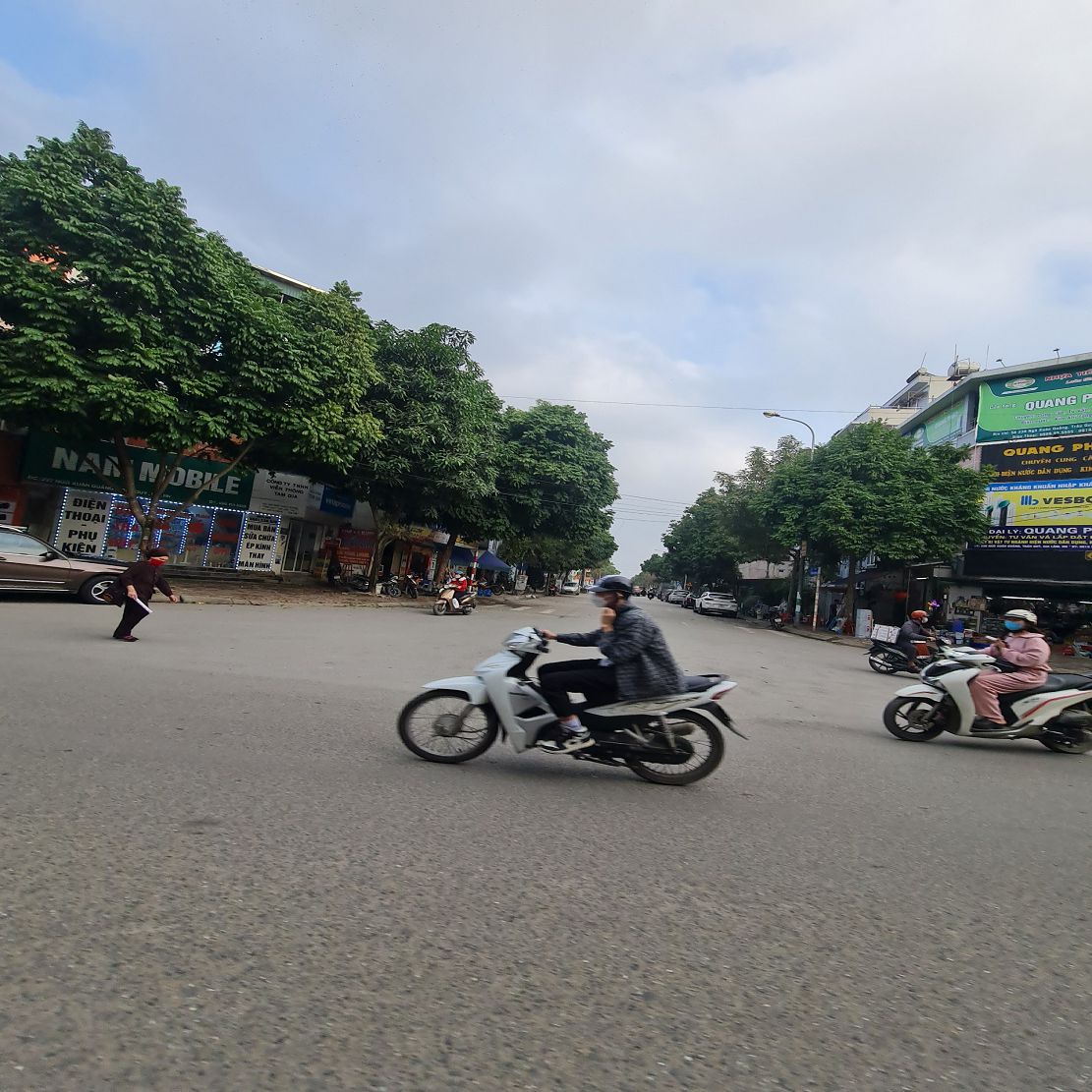 67m2 đất trục chính kinh doanh sầm uất tại Trâu Quỳ, Gia Lâm. Mt 4,5m, đường 10m. Kinh doanh. - Ảnh 1